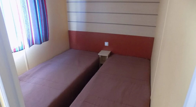 Natur Camping Bungalow T3 - 7, Rezervasyon Kamp Alanı Burinhosa otoparklı oteller, Otopark