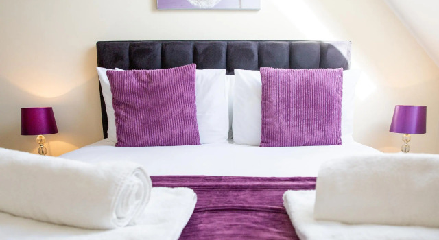 Velvet 2-bedroom Apartment Clock House - Hoddesdon, Varaa Huoneisto Asunnot kohteessa Merseyside, Huoneisto