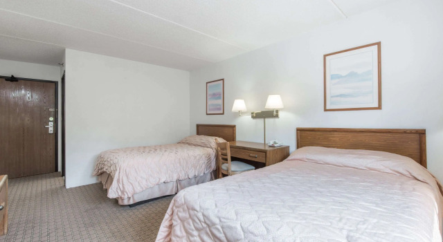Super 8 by Wyndham Groton, Buchen Sie Gasthaus Groton Massachusetts