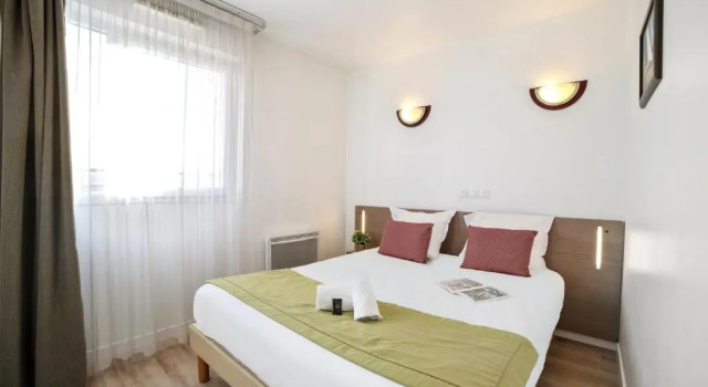 Апартаменты Comfort Aparthotel Versailles, St Cyr lEcole