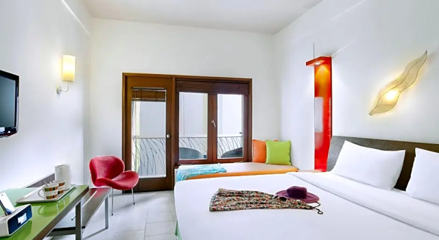 Двухместный номер Superior с видом на бассейн Отель ibis Styles Bali Legian