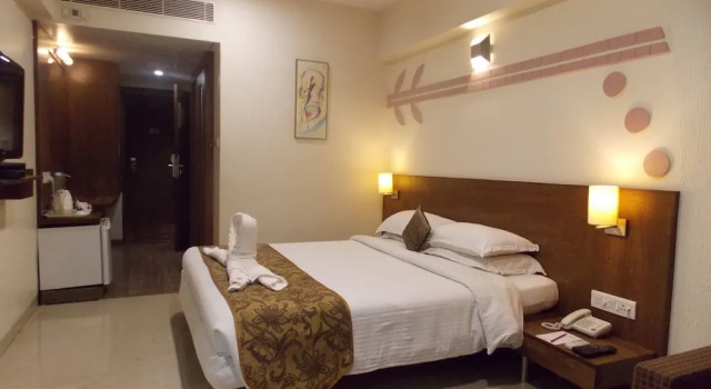 Номер Deluxe c 1 комнатой SilverCloud Hotel and Banquets