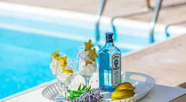 Villa White Daisy