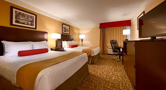 Четырёхместный люкс c 1 комнатой Best Western Plus Peoria