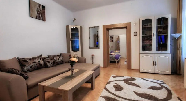 Brasov Old town - 67sqm - 2min to Counsel Square, Забронировать Апартаменты/квартира Отели Брашова с парковкой, рядом с Площадь городского совета, Парковка