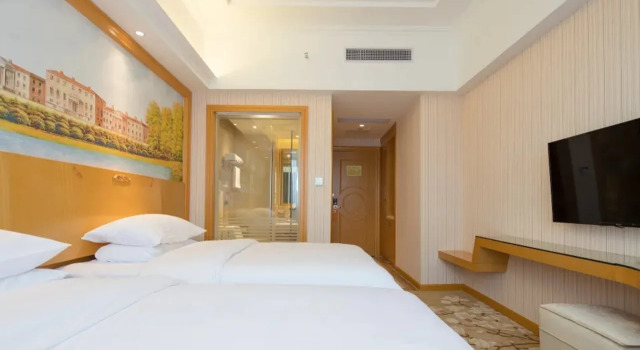 Vienna Hotel (Shenzhen Henggang Metro Station), Rezerwuj Hotel Hotele w Shenzhen z parkingiem, Parking