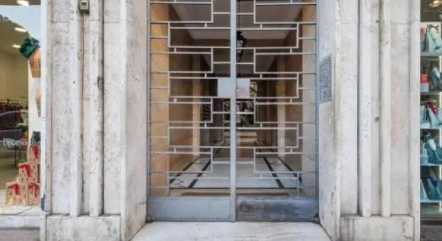Large And Bright 3 Bed Flat Near Piazza Del Popolo, Забронировать Отель Отели Тор-ди-Квинто с парковкой, Парковка