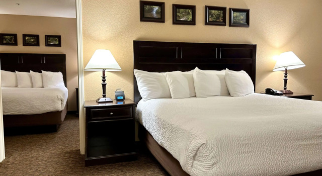 Двухместный люкс с 2 комнатами Best Western Country Inn
