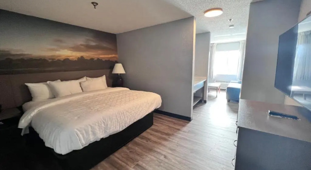 Двухместный люкс с видом на озеро Clarion Pointe on the lake Clarksville-South Hill West