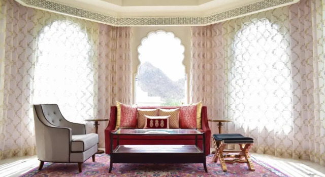 Люкс с видом на бассейн The Leela Palace Jaipur