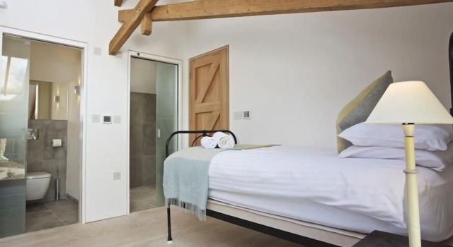 The Old Milking Shed, Book Hotel Thurlestone Devon