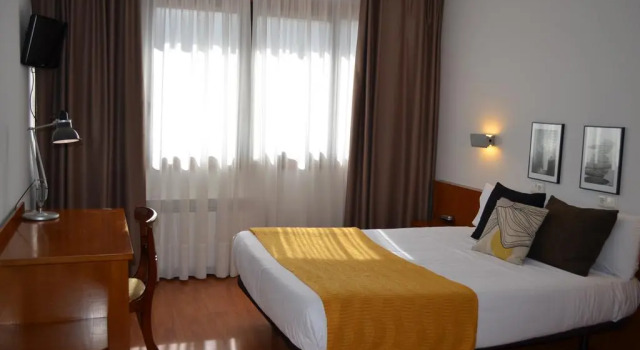 Hotel Elorrio, Rezerwuj Hotel Hotele w Baskonia z parkingiem, Parking