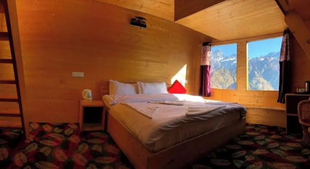 Двухместный номер Deluxe с балконом и с видом на горы Bluepoppy Resort Auli