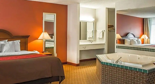Двухместный люкс Quality Inn East Liverpool - Calcutta