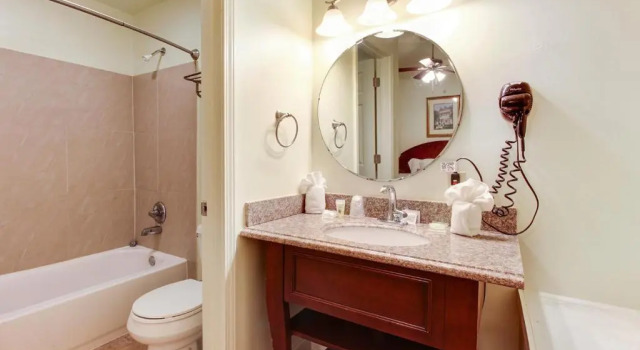 Четырёхместный номер Standard New Orleans Guest House