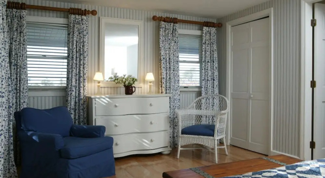 Menemsha Inn & Cottages, Book Hotel Chappaquiddick Island Massachusetts
