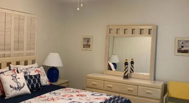 1st floor, Davis Lake View Condo, Minutes to Sanibel