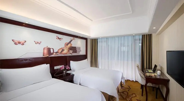 Vienna Hotel(Shenzhen Pinghu Shuangyong Street Metro Station), Boek Hotel Hotels in Guangdong met parkeren, Parkeren