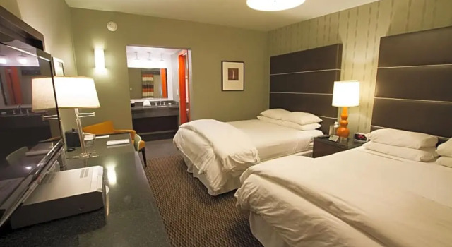 Четырёхместный люкс Scottsdale Parkview Hotel