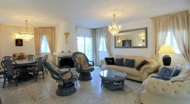 LEON INMO Villa El Barco - 10147, Забронировать Отель Отели Эмпуриабравы с парковкой, Парковка