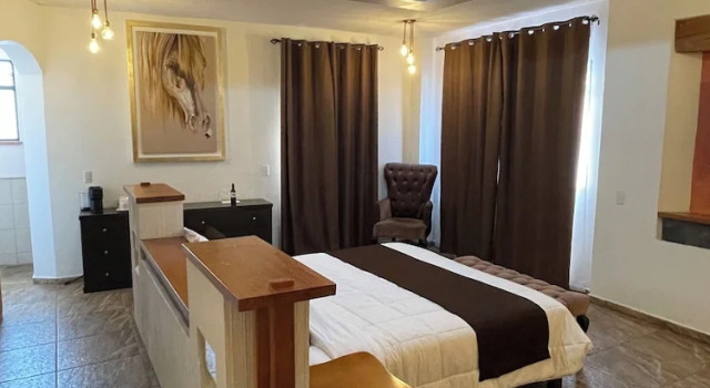 Полулюкс Hotel & Balneario Los Angeles