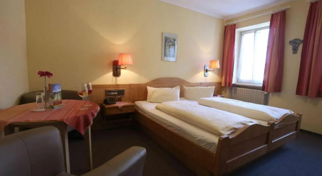 Двухместный номер Standard Gasthof Hotel Weinbau "Zum Goldenen Ochsen"