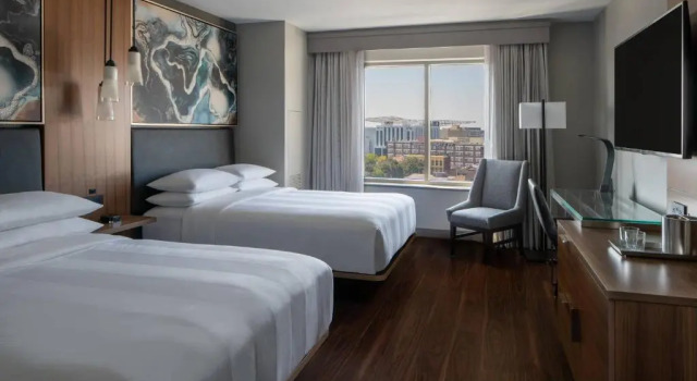 Четырёхместный клубный номер Standard New Orleans Marriott Warehouse Arts District