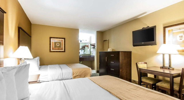 Четырёхместный номер Standard Quality Inn