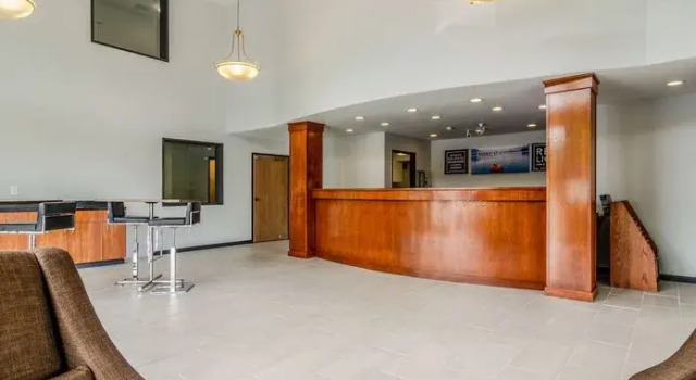 Holiday Inn Select - Peachtre, Rezerwuj Hotel Doraville Georgia