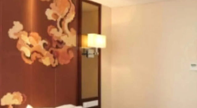 Spring Hotel, Book Hotel Hoteller i Kai Fu med parkering, Parkering
