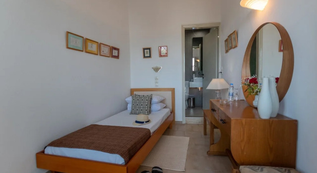 Одноместный номер Standard с балконом и с видом на сад Dedalos Hotel