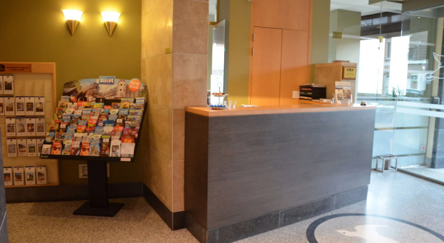 Hotel Pax, Rezerwuj Hotel Hotele w Bruksela z parkingiem, Parking