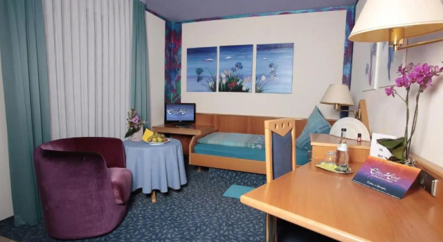Одноместный номер Standard с балконом Eden Hotel