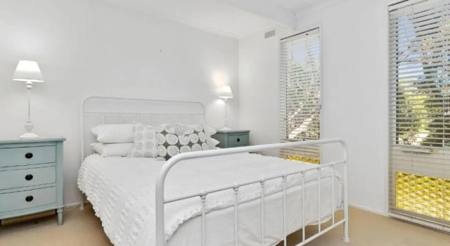 Classic Beach House With Tree Top Views, Varaa Hotelli Rye 