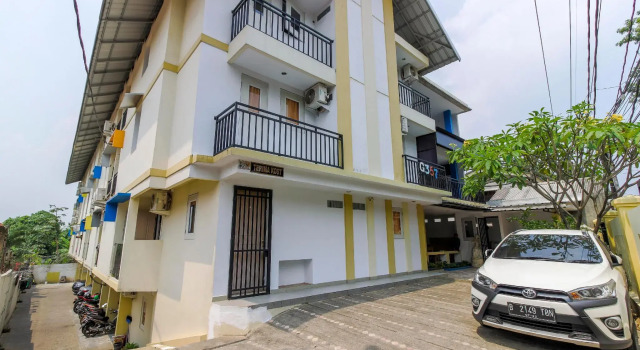 RedDoorz near Margo City, Rezervasyon Otel Depok West Java
