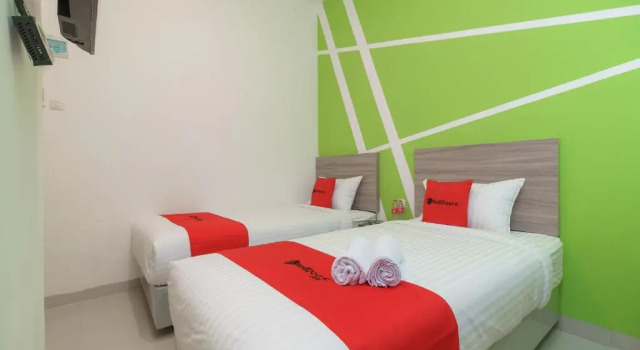 RedDoorz Plus near UIN Raden Fatah Palembang, Rezerwuj Hotel Palembang Sumatra