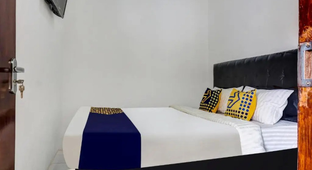 Spot On 90928 Wisma Asri Putra Syariah, Reserva ahora Hotel Hoteles en Sukaraja con aparcamiento, Aparcamiento