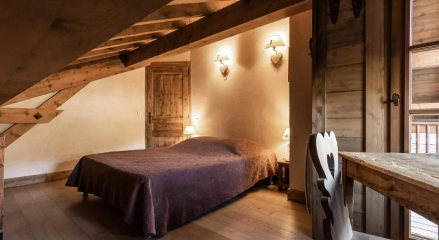Chalet 5★ à La Clusaz, 8 pers, spa, proche pistes, 4 chambres - FR-1-304-110, Забронировать Шале Виллы Овернь-Рона-Альпы, Вилла