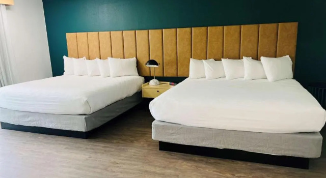 Четырёхместный номер Standard с видом на внутренний двор Best Western Portland West Beaverton