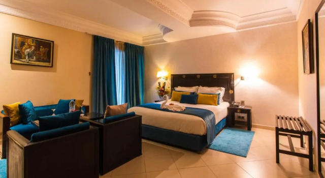 Полулюкс с балконом Le Zenith Hotel