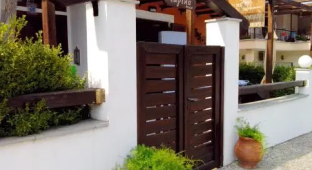 Marika House, Book Hotel Stavros 