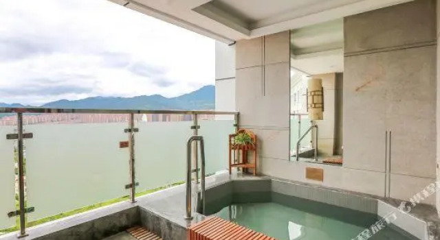 Люкс Deluxe Kingworld Hotel Gui'an