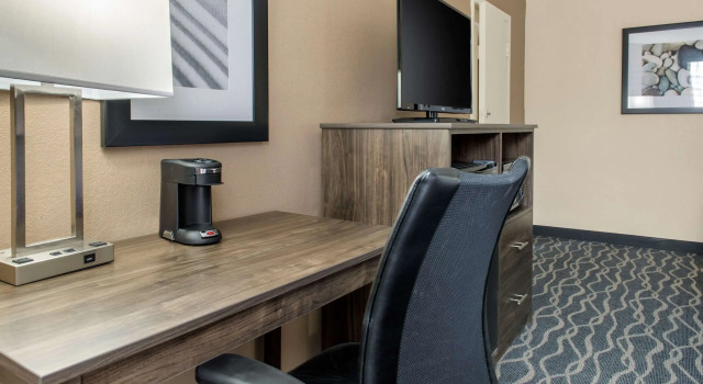 Quality Inn and Conference Center, Book Hotel Richmond Indiana