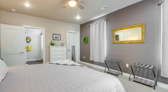 Апартаменты с 2 комнатами с балконом Modern South Pier Condo on Sheboygan River!