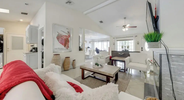 Fishing Dock & Canal Views: Fort Lauderdale Home!