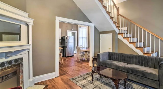 Апартаменты Stylish Vicksburg Apt w/ Porch - 2 Mi to Casino!