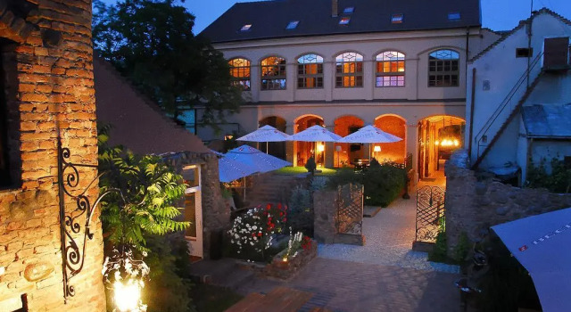 Hotel Poesis, Book Hotel Satu Mare Romania