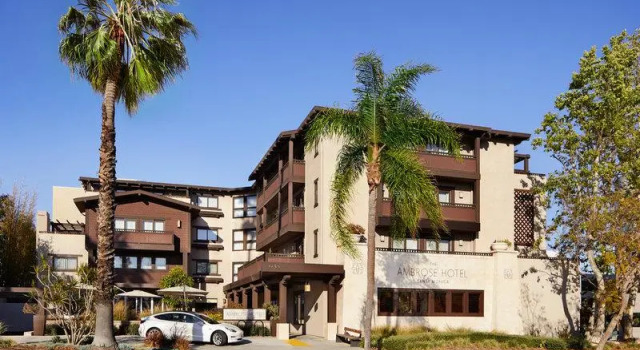 Номер Standard Ambrose Hotel