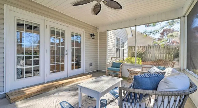 Wilmington Vacation Home Near Beaches!, Rezerwuj Hotel Hotele 3-gwiazdkowe w Myrtle Grove., 3*