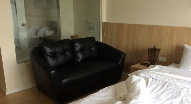 Himawari at Kanyarat Condo, Varaa Hotelli Hotellit North-Eastern Thailand pysäköinnillä, Pysäköinti